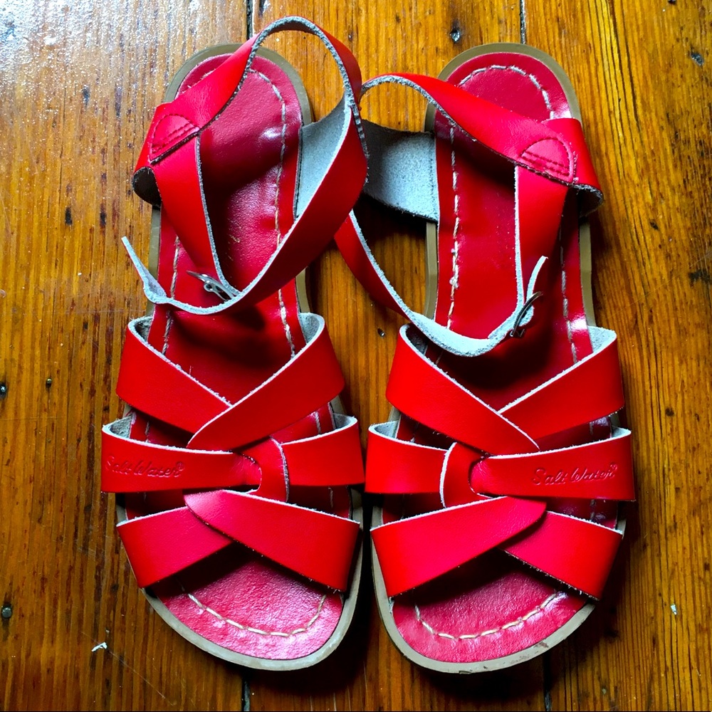 Salt Water sandal, red, 6, HoyWay. Great condition